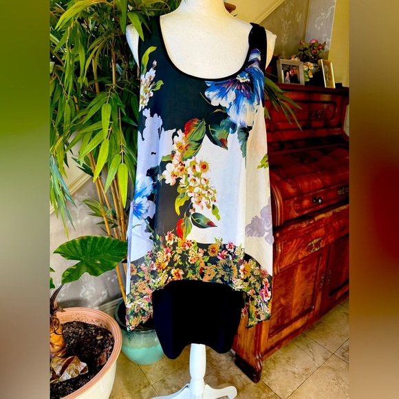 SLNY ladies scarf blouse. Sleeveless Layered size 14
Excellent cond - Picture 4 of 12